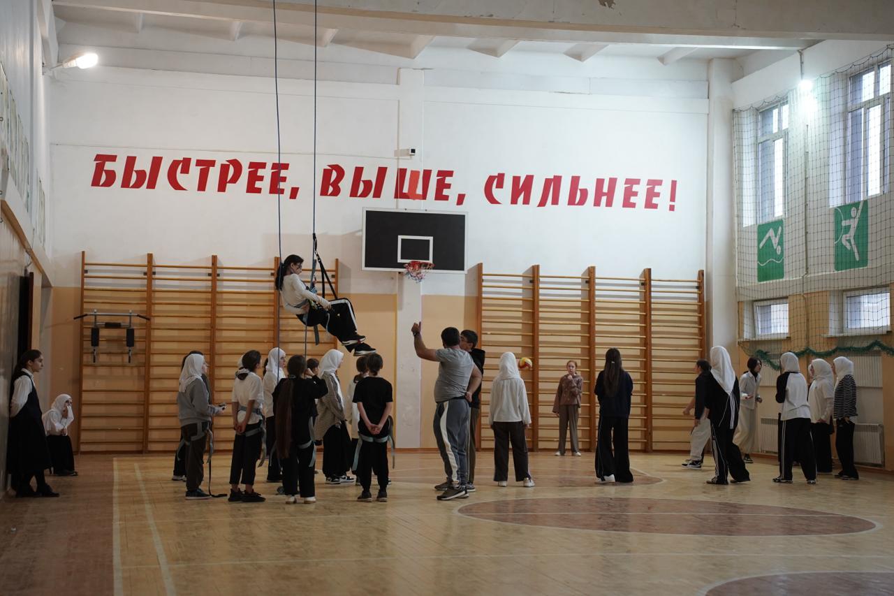 Глава Минимущества ознакомился с работой школы №58 в Семендере